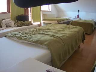 voyeurcam-julmodels-bed-2