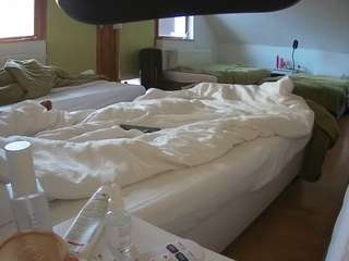 voyeurcam-julmodels-bed-2