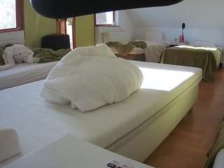 voyeurcam-julmodels-bed-2