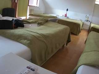 voyeurcam-julmodels-bed-2