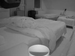 voyeurcam-julmodels-bed-2