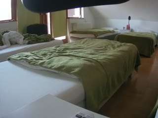voyeurcam-julmodels-bed-2