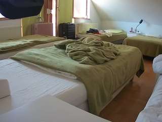 voyeurcam-julmodels-bed-2