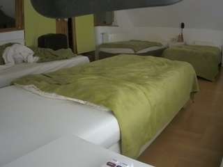 voyeurcam-julmodels-bed-2