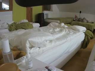 voyeurcam-julmodels-bed-2