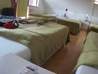 voyeurcam-julmodels-bed-2