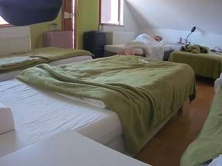 voyeurcam-julmodels-bed-2