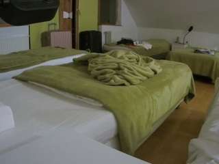 voyeurcam-julmodels-bed-2