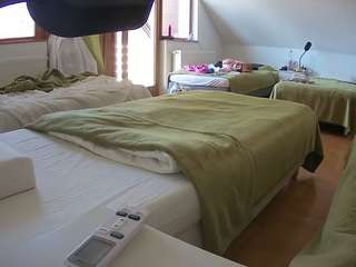 voyeurcam-julmodels-bed-2