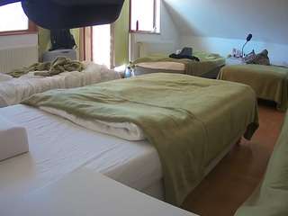 voyeurcam-julmodels-bed-2