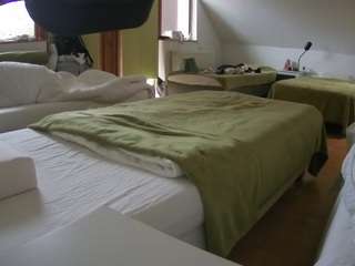 voyeurcam-julmodels-bed-2
