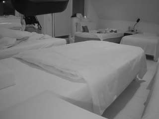 voyeurcam-julmodels-bed-2