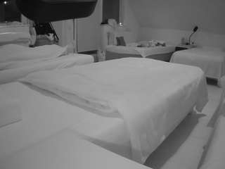 voyeurcam-julmodels-bed-2