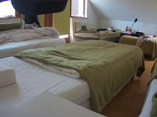 voyeurcam-julmodels-bed-2
