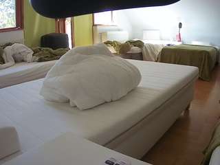 voyeurcam-julmodels-bed-2
