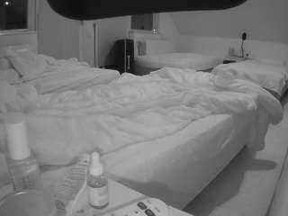 Julmodels Bedroom-D2 live cam preview