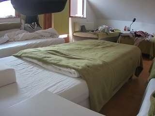 voyeurcam-julmodels-bed-2
