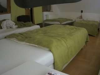 voyeurcam-julmodels-bed-2