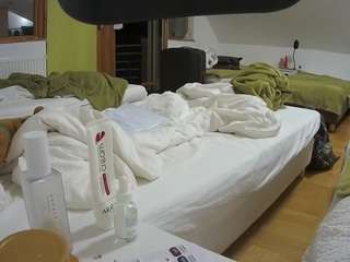 voyeurcam-julmodels-bed-2