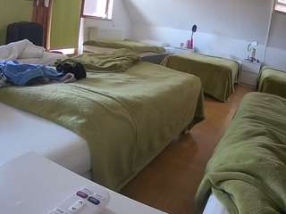 voyeurcam-julmodels-bed-2