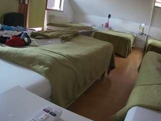voyeurcam-julmodels-bed-2