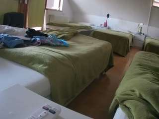 voyeurcam-julmodels-bed-2