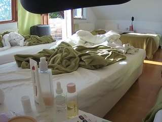 voyeurcam-julmodels-bed-2