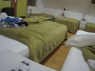 voyeurcam-julmodels-bed-2