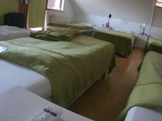 voyeurcam-julmodels-bed-2