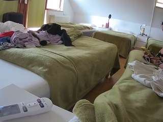 voyeurcam-julmodels-bed-2