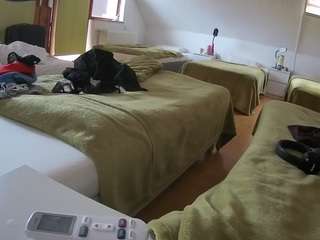 voyeurcam-julmodels-bed-2