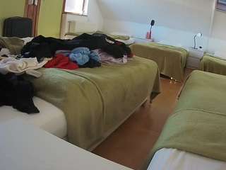 voyeurcam-julmodels-bed-2