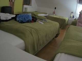 voyeurcam-julmodels-bed-2
