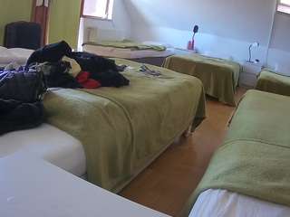 voyeurcam-julmodels-bed-2