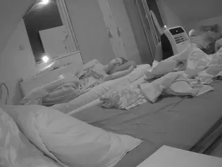 Julmodels Bedroom-D2's Live Sex Cam Show