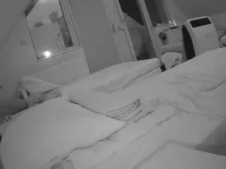 Julmodels Bedroom-D2's Live Sex Cam Show