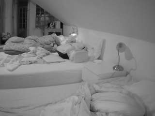 voyeurcam-julmodels-bed-3 Barbie Bed House camsoda