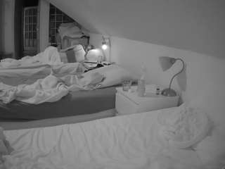 camsoda voyeurcam-julmodels-bed-3