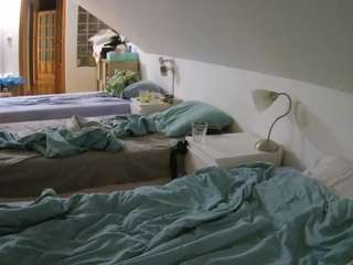 voyeurcam-julmodels-bed-3