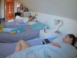 Catjira camsoda voyeurcam-julmodels-bed-3