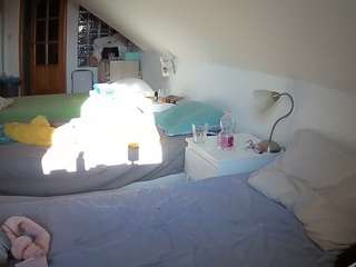 voyeurcam-julmodels-bed-3 camsoda Seexy Chat 