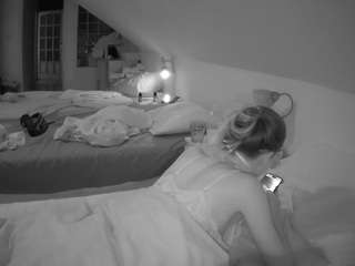 voyeurcam-julmodels-bed-3 Voyeur S Web camsoda