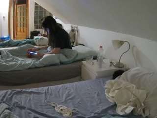 Streamate Models camsoda voyeurcam-julmodels-bed-3