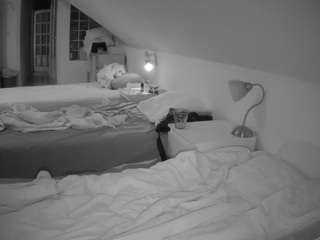 camsoda voyeurcam-julmodels-bed-3