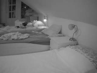 Xlove Models camsoda voyeurcam-julmodels-bed-3