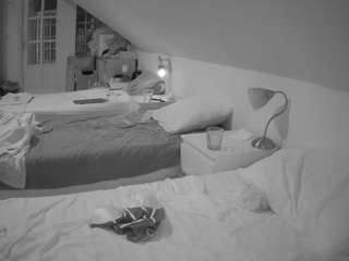 camsoda voyeurcam-julmodels-bed-3