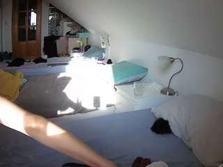 voyeurcam-julmodels-bed-3