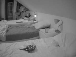 Hottest Cam Models camsoda voyeurcam-julmodels-bed-3