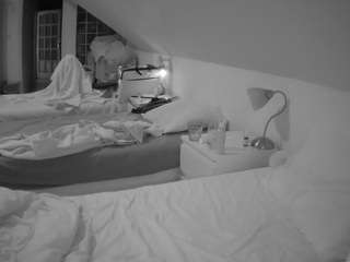 Sweden Nude Models camsoda voyeurcam-julmodels-bed-3