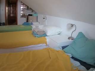 Vorjeur House camsoda voyeurcam-julmodels-bed-3